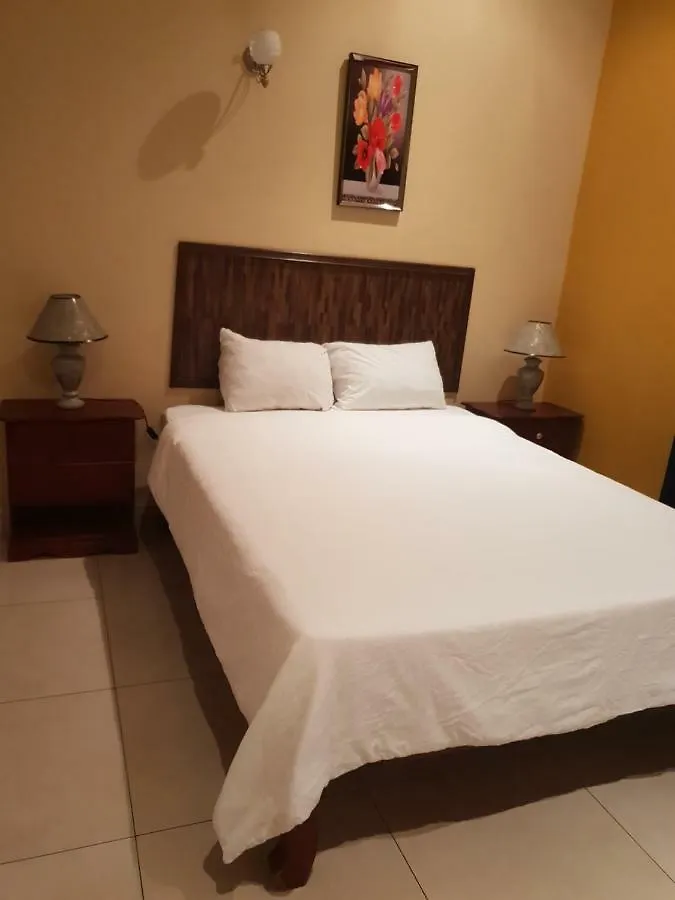 Kingston Paradise Place 2 Guest House 2*,