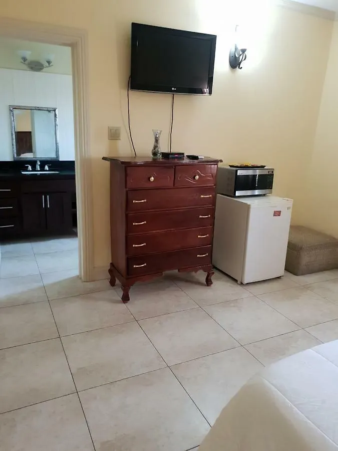 Kingston Paradise Place 2 Guest House