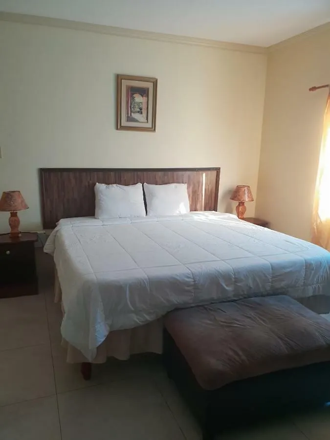 Kingston Paradise Place 2 Guest House 2*,  Jamaica