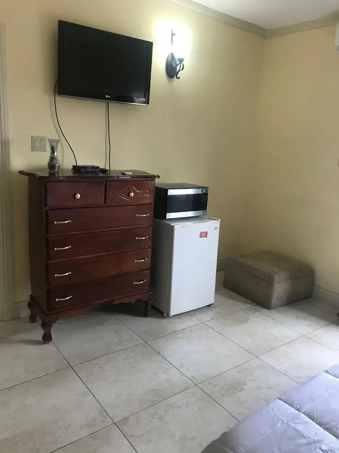 Kingston Paradise Place 2 Guest House