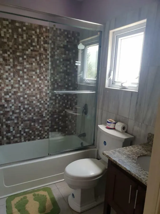 Kingston Paradise Place 2 Guest House 2*,  Jamaica