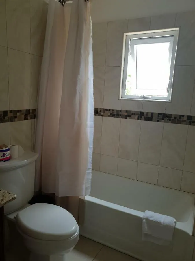 Kingston Paradise Place 2 Guest House